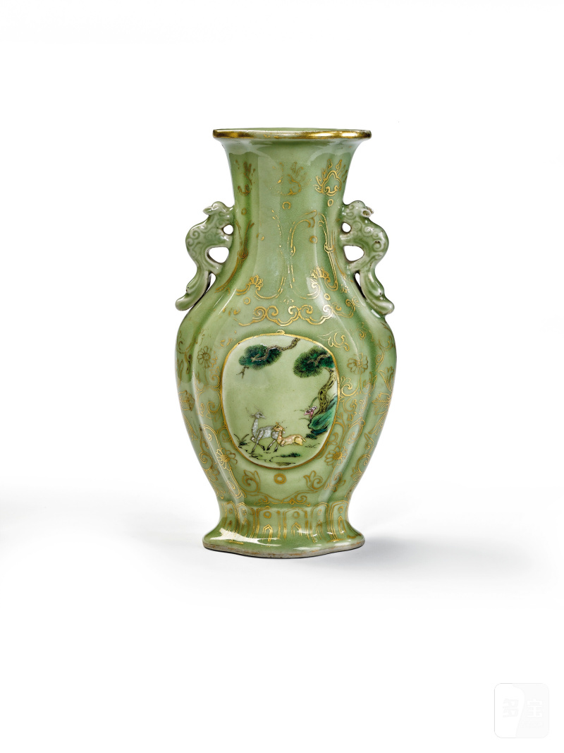 清乾隆 青釉描金粉彩靈鹿紋獸耳瓶 （磨款）  CHINA, QING DYNASTY, QIANLONG PERIOD (1736-1795)
